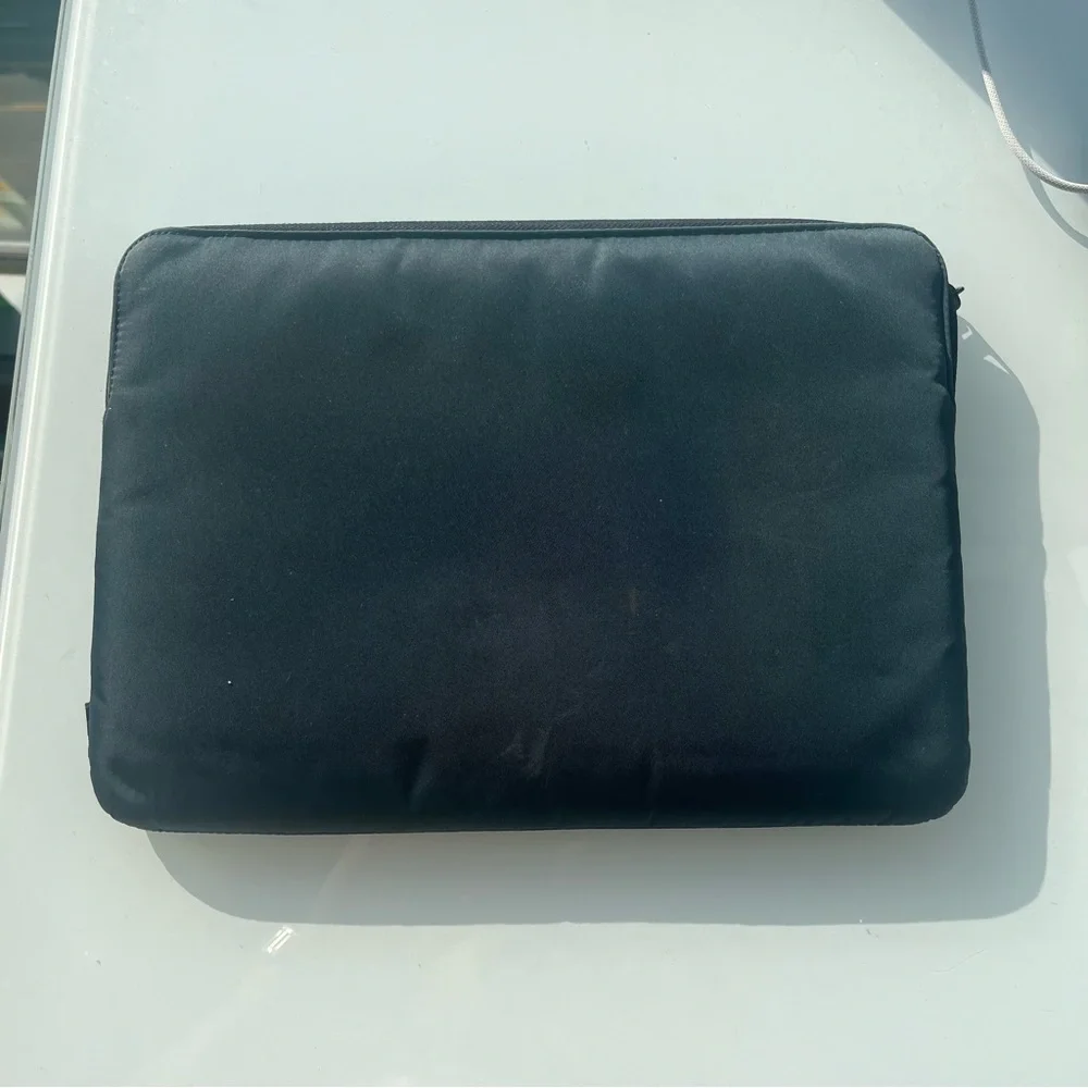 Incase Laptop Case - Picture 3 of 4